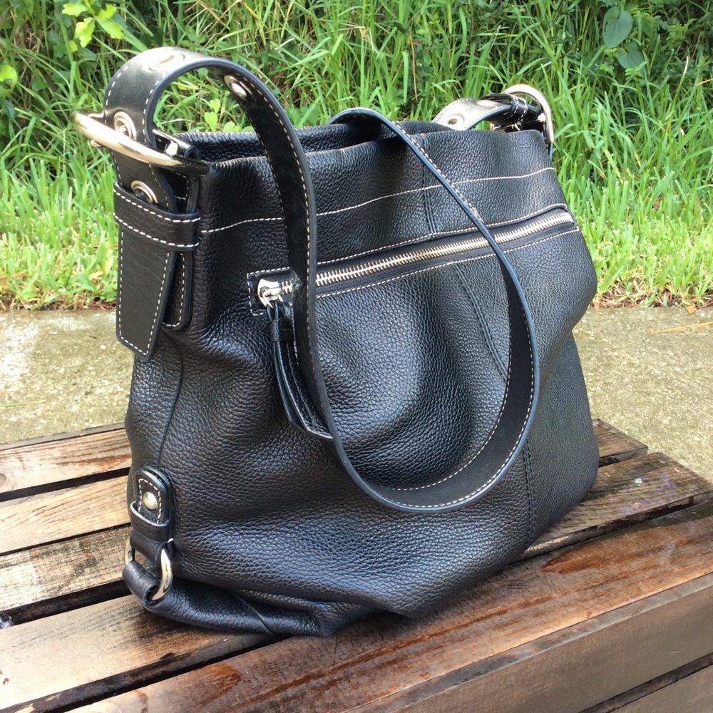 SOLD 🌸 Coach F15064 Black Leather Duffle Crossbody Bag